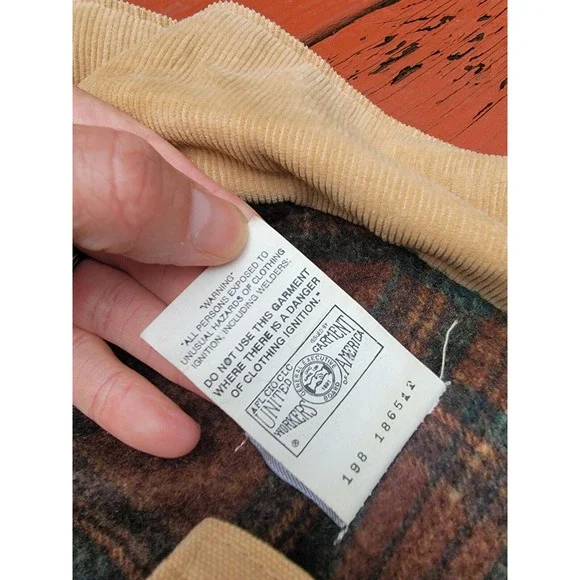 VINTAGE CARHARTT C10 PLAID BLANKET LINED SHORT COAT SIZE XXL UNION MADE IN USA - Picture 6 of 10